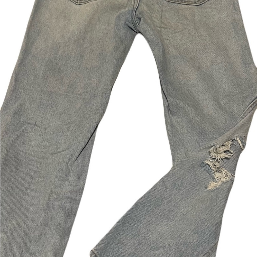 Popular and comfortable distressed Abercrombie & Fitch button fly jeans. - Picture 5 of 5